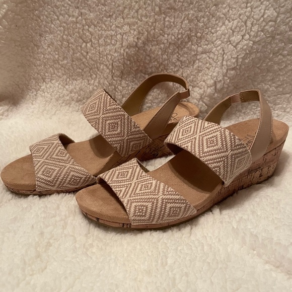 Life Stride Shoes - Life Stride Beige Patterned Wedge Sandals with Elastic Slingback
